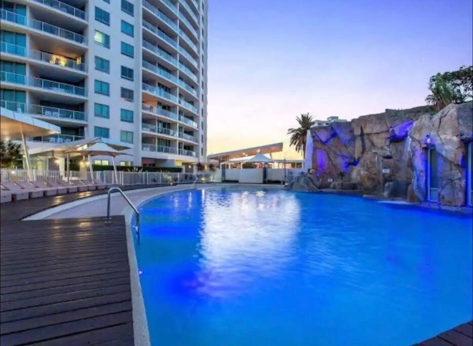Mantra Wings Front 4bd Brand New * Gold Coast
