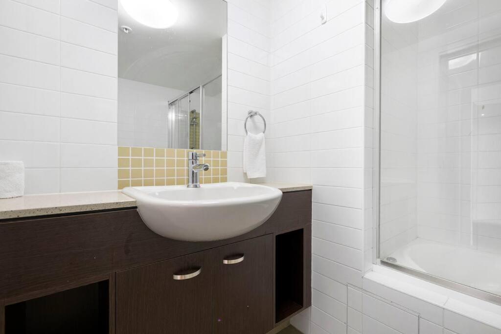 Mantra Wings Front 4bd Brand New Apartment *